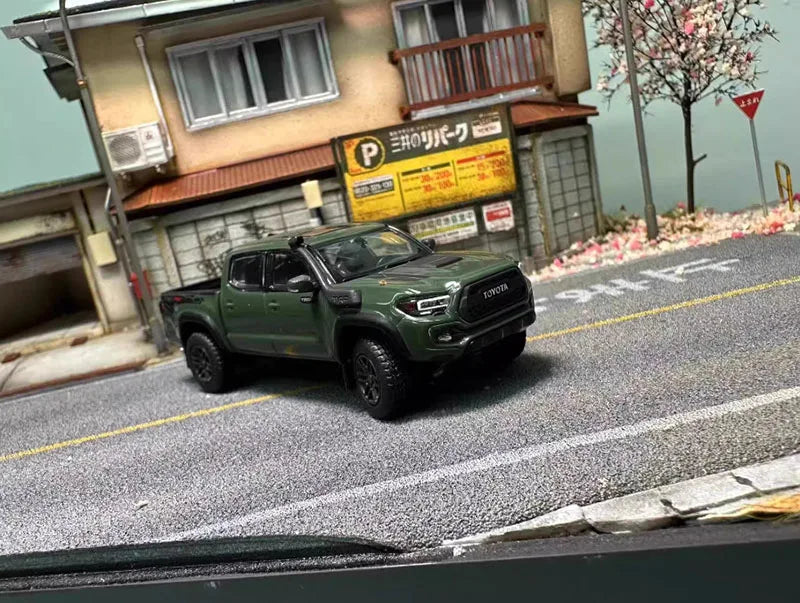 Diecast Unique UM 1:64 Scale Tacoma Alloy Car Model Classics Adult Souvenir Gift Static Display
