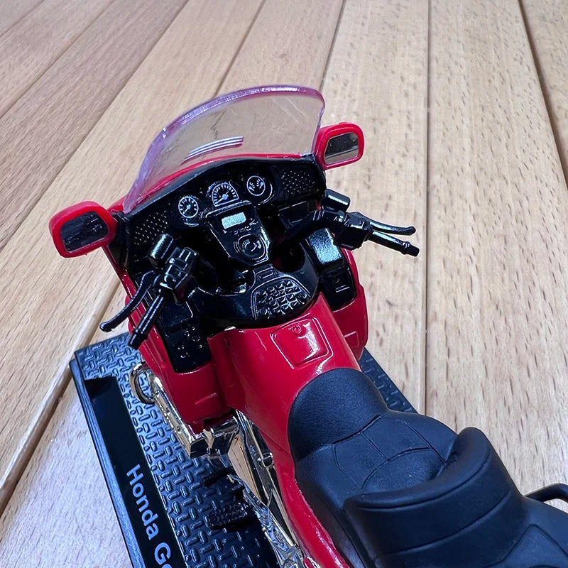 Diecast Alloy 1:24 Gold Wing 2004 Heavy Duty Motorcycle Model Adult Classics Collection Static Display Gifts Toys Souvenir